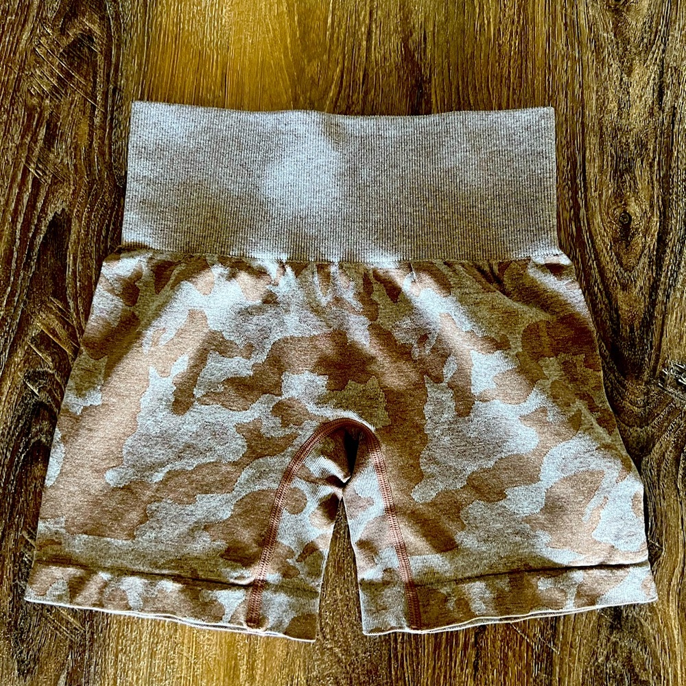 Scrunch Butt Tan Camo Yoga Shorts